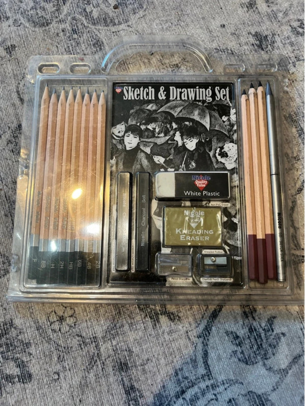 Sketch and drawing set